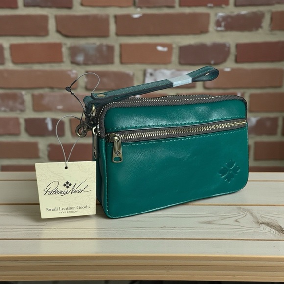 Patricia Nash Handbags - Patricia Nash Leather Wristlet